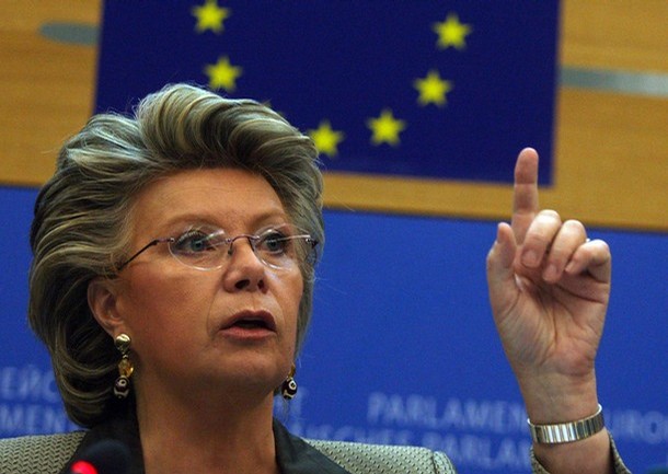 Viviane Reding: Comisia Europeana nu trebuie sa faca niciun compromis in Romania