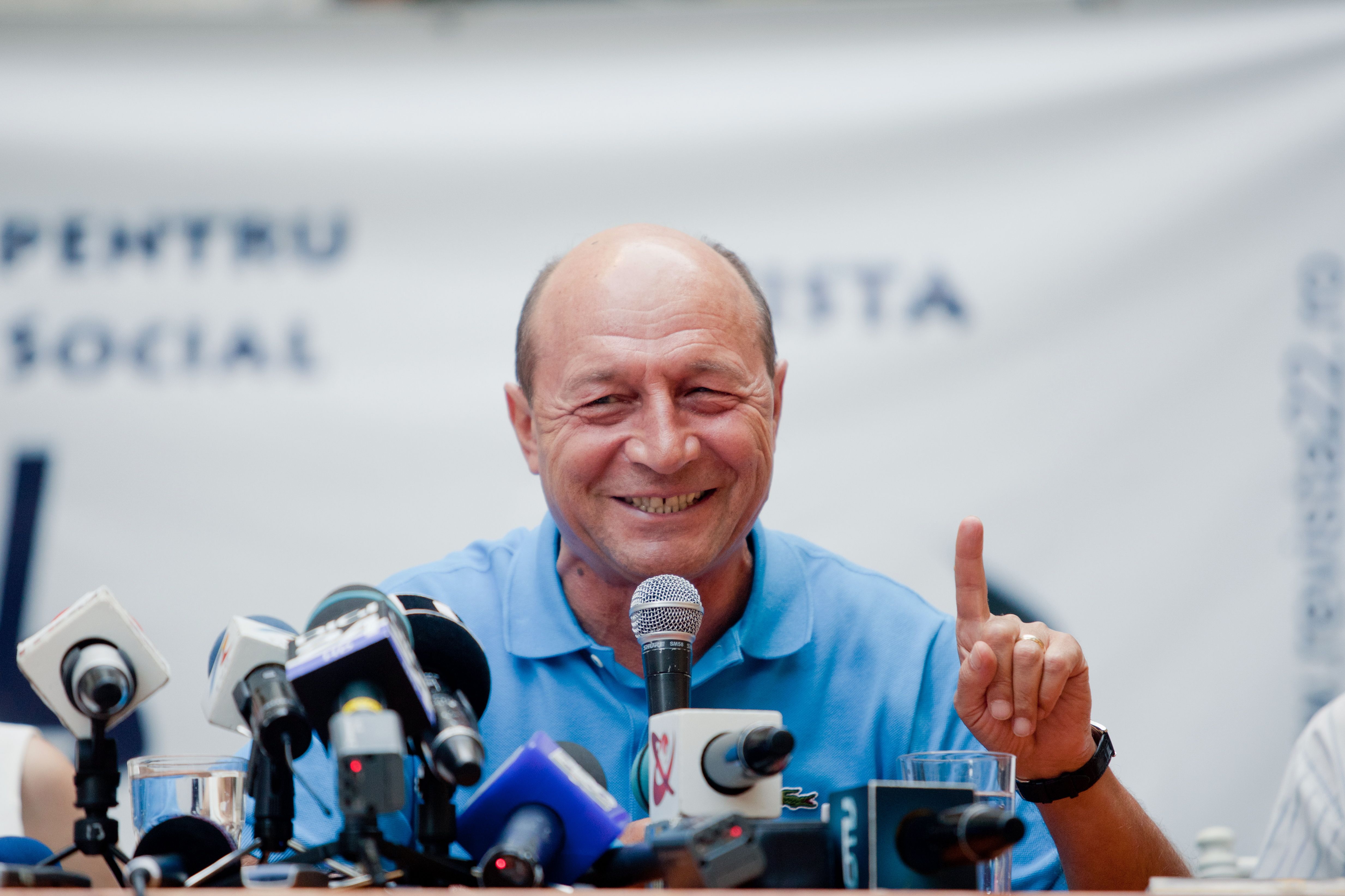 Basescu, cu 4 milioane de voturi mai bun decit ”Dreapta” lui Blaga si MRU