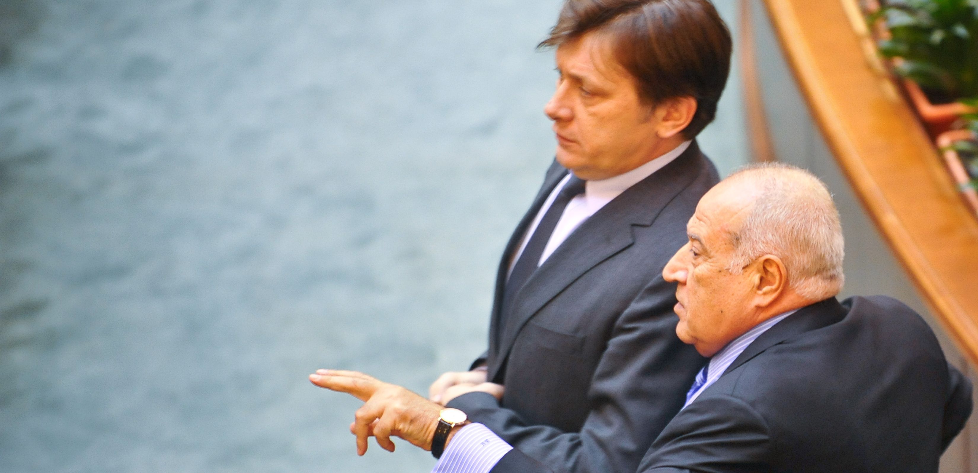 PSD+Basescu vs Dreapta Unita