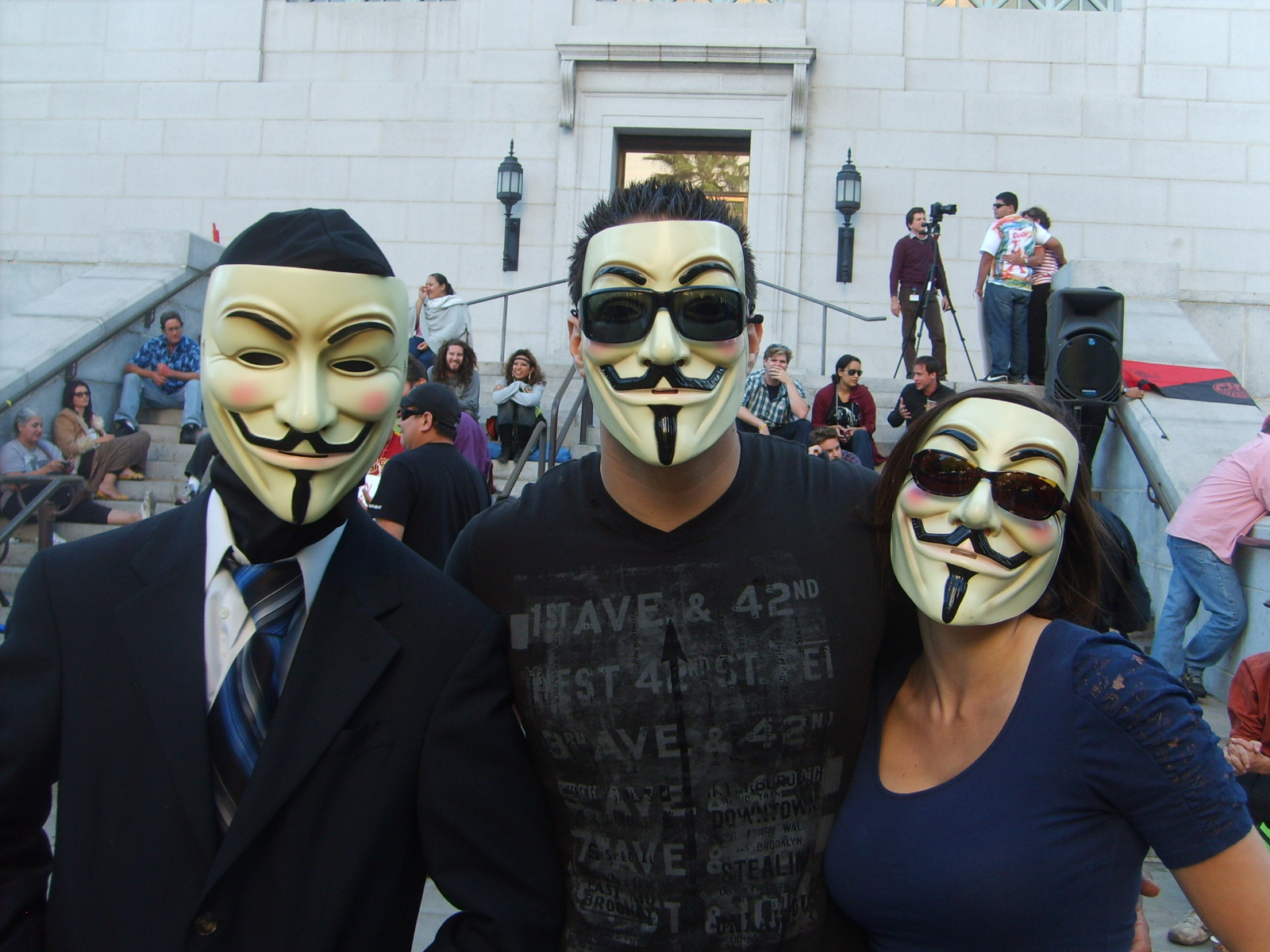 Mastile anonime vor sa ocupe statul, nu vor libertate