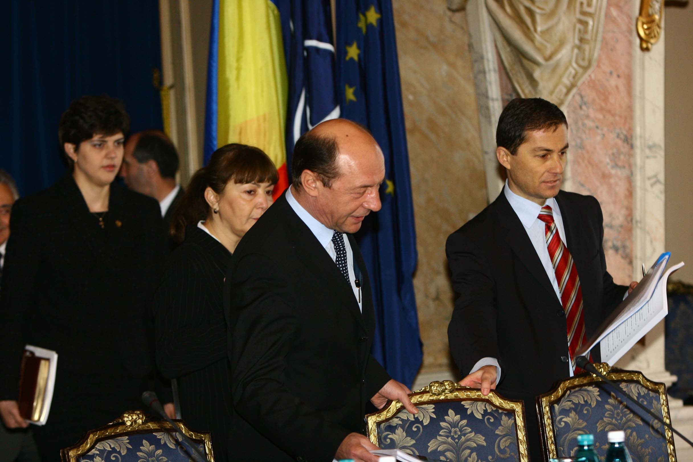 Basescu si Macovei au luptat impreuna si au cedat in acelasi timp